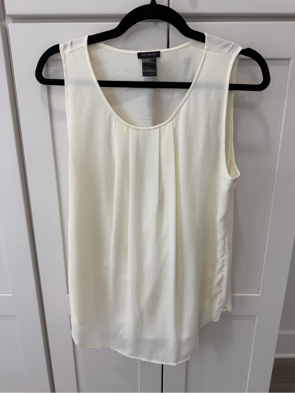 Ann Taylor Ivory Pleated Sleeveless Shell Top